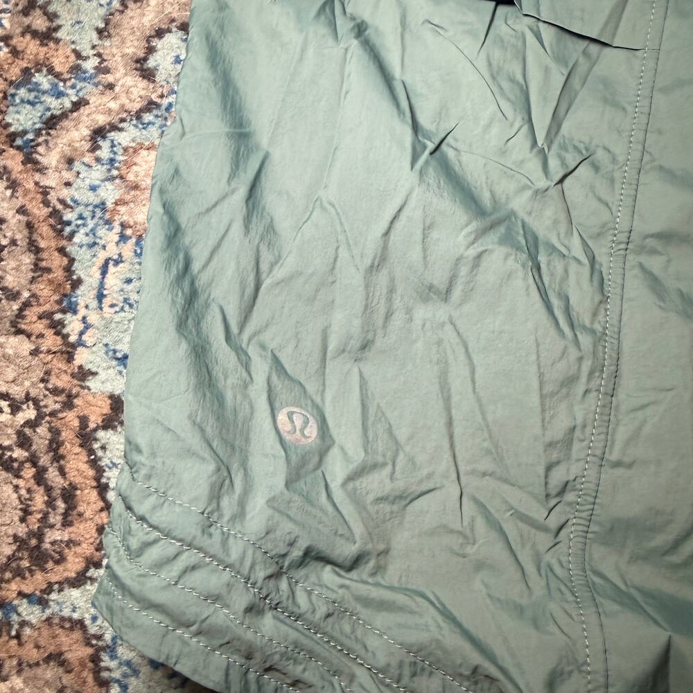 Lululemon Hood Lite Jacket 6 - Picture 4 of 4